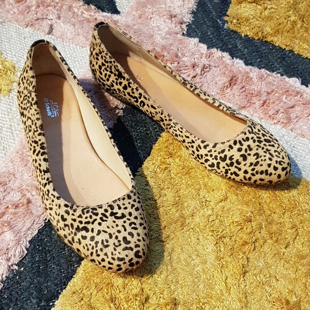 EUC Dr. Scholl's Cheetah Leopard Print Flats